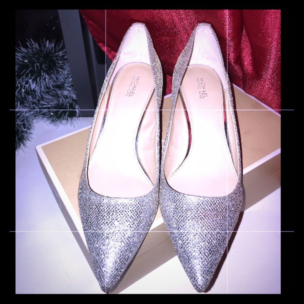 MK Flex Kitten Heel Pumps